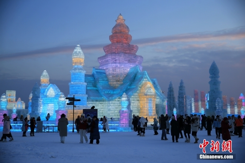 100萬平方メートルの哈爾浜氷雪大世界がオープン