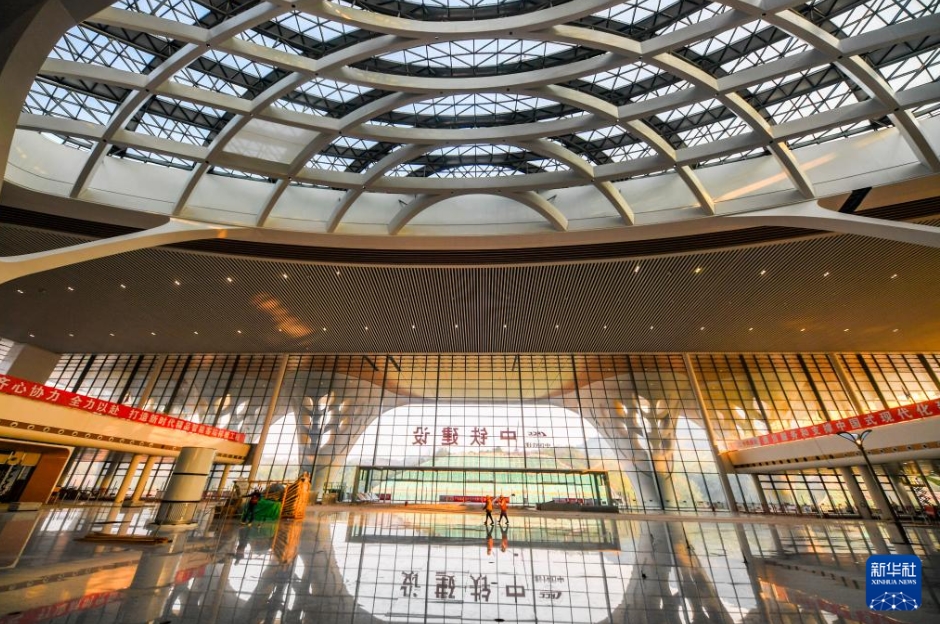 急ピッチで建設(shè)が進(jìn)む西部地區(qū)最大の高速鉄道ハブ駅　重慶