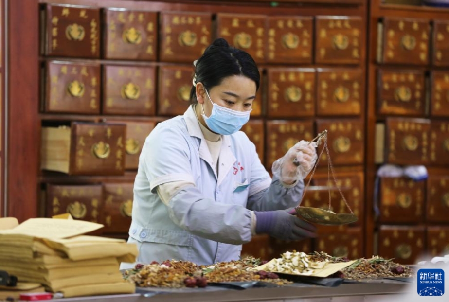 飲んで健康に？中醫(yī)薬の冬のティードリンクが人気に　甘粛省定西