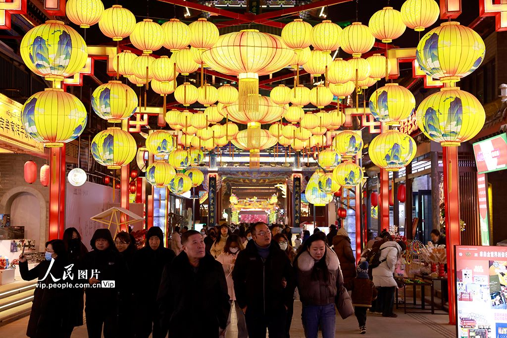 新年の到來を祝うランタンフェスティバル　甘粛省蘭州