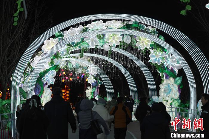 ランタンフェスティバル「2025北京千燈夜」が溫楡河公園で開(kāi)幕　北京