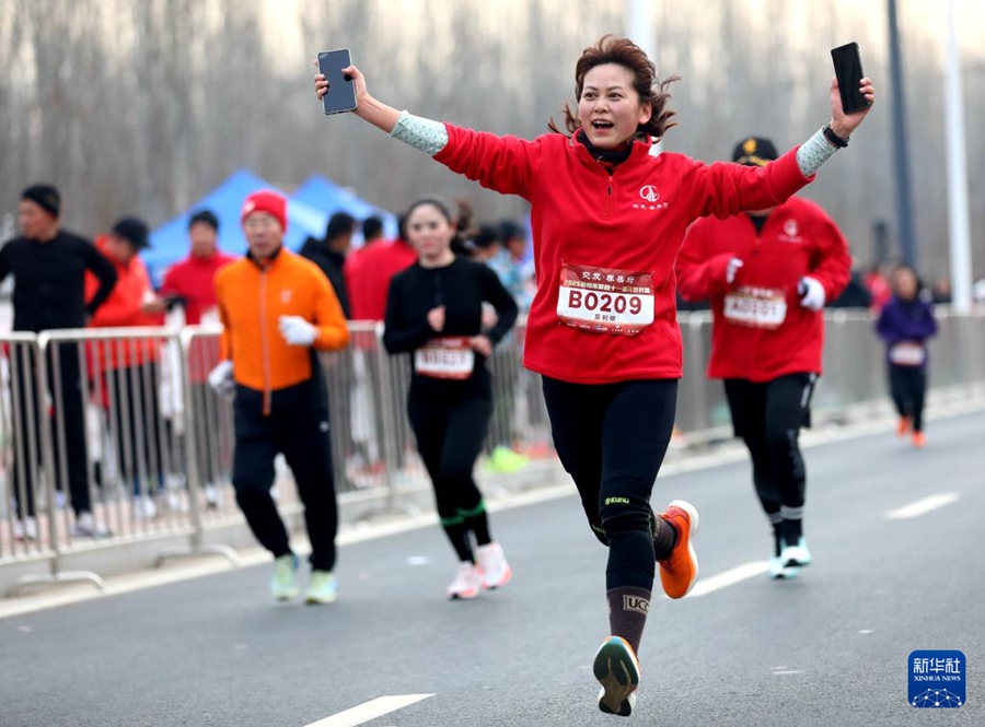 2025年に向けて「疾走」！ 中國(guó)各地で「年忘れマラソン」が開催