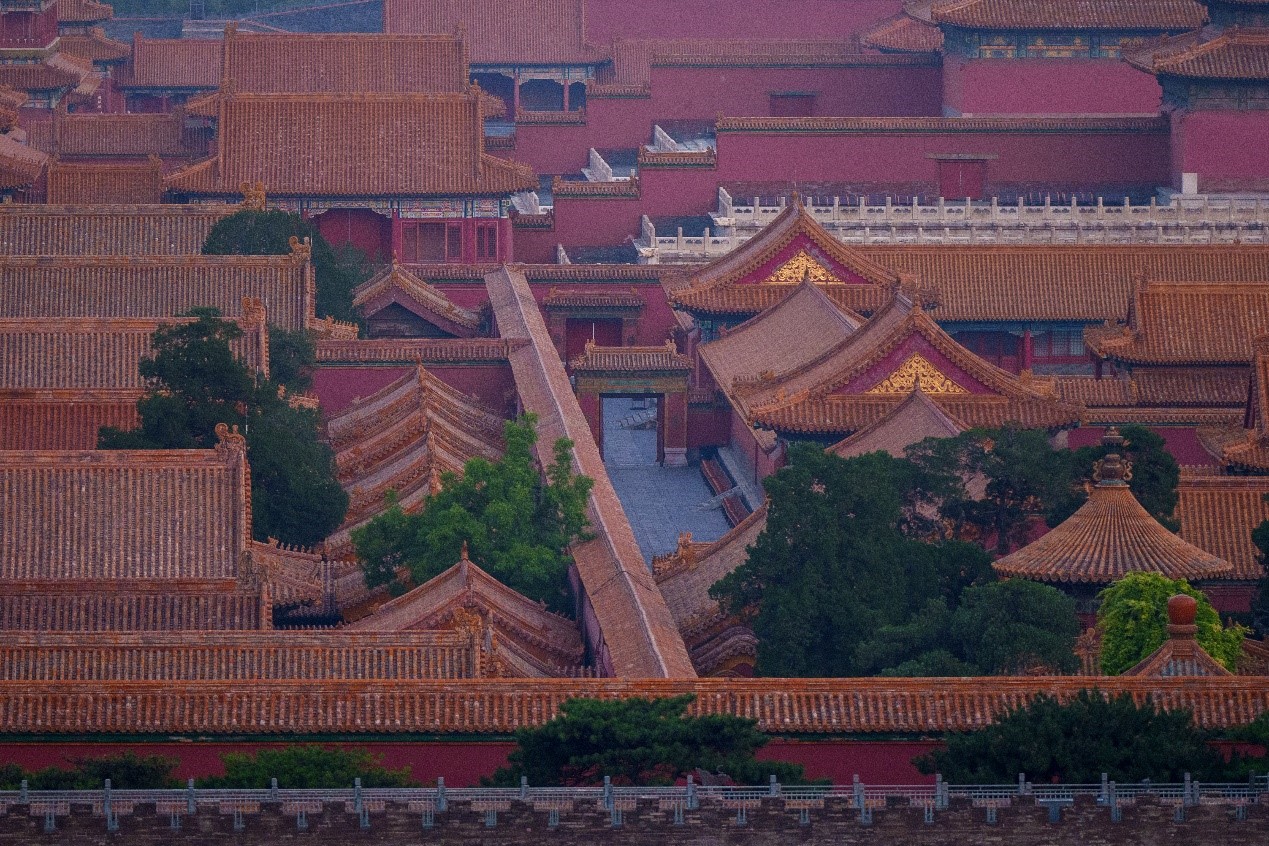 かつて誰がここを歩いていたのかと思いを馳せながら撮影した夕暮れ時の靜寂に包まれた故宮（撮影·宮﨑一騎）。