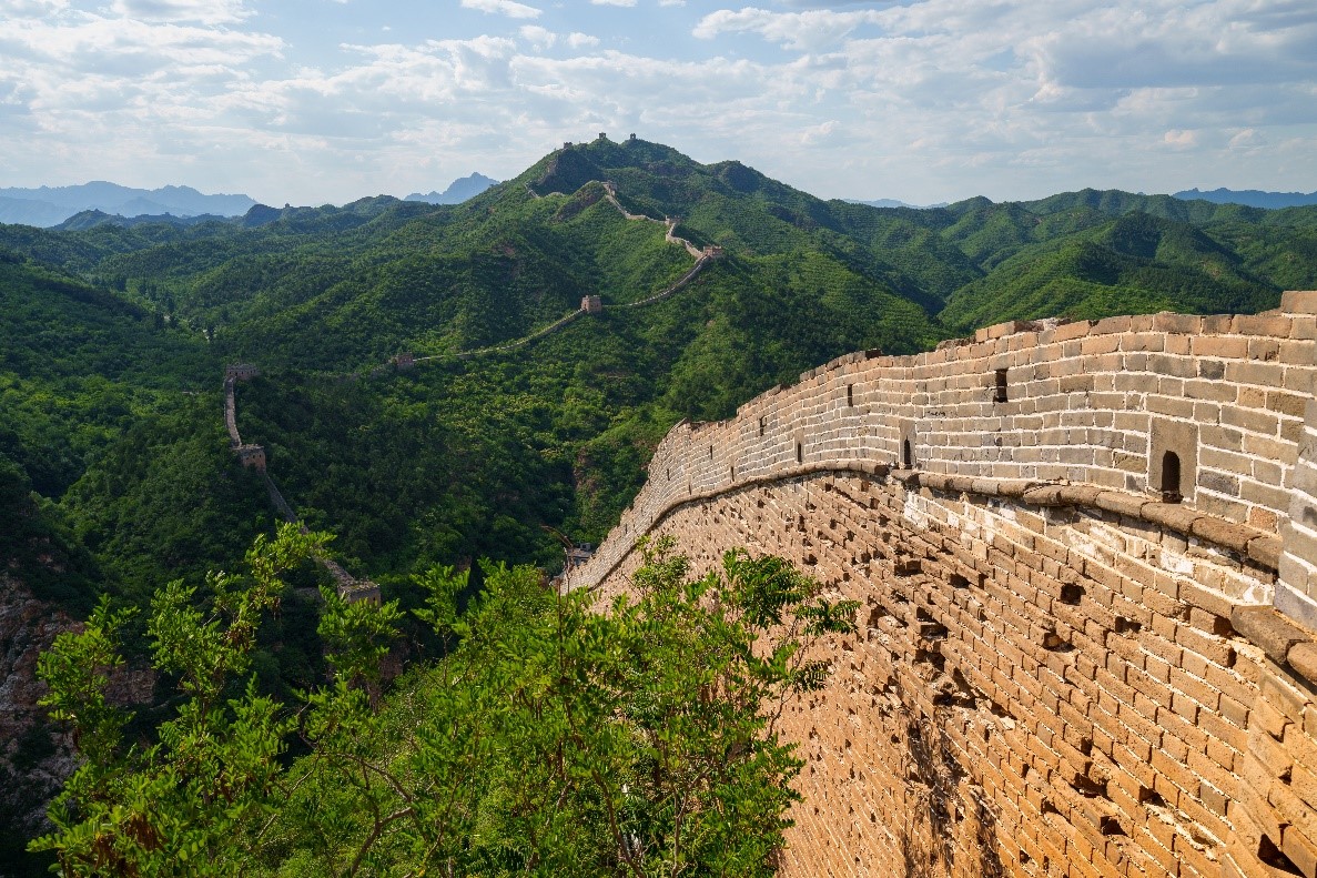 どこまでも続く城壁が美しい北京郊外の司馬臺長城（撮影·宮﨑一騎）。
