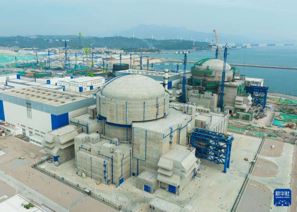 2025年1月1日に撮影された漳州原発1號(hào)機(jī)（左側(cè)）（ドローンで撮影）。畫像提供は漳州原発