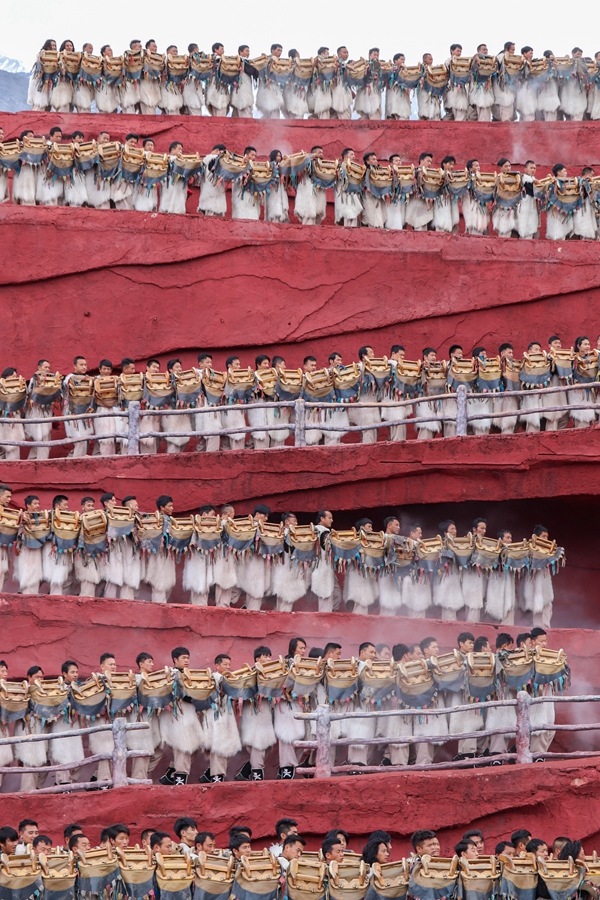 「心に映る中國」日本人がとらえた中國フォトコンテスト2024で一等賞を受賞した松本大樹さん撮影の「納西族の踴り」。