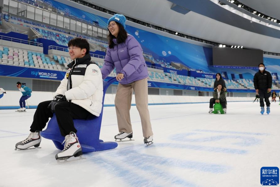 北京の大型スポーツ施設(shè)でウィンタースポーツイベントが続々開催