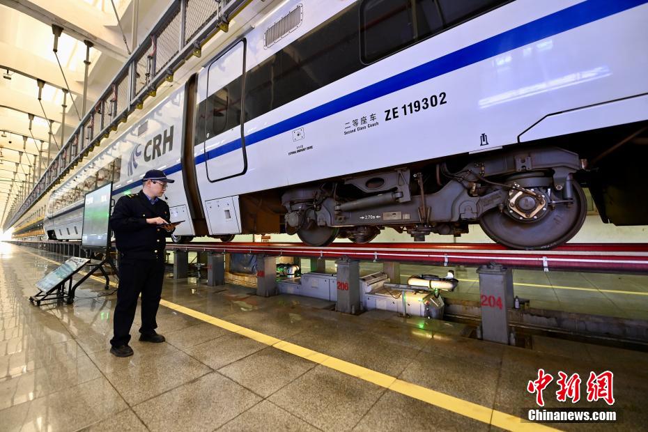 「スマート點検ロボット」が高速鉄道車両の安全検査に登場　福建省