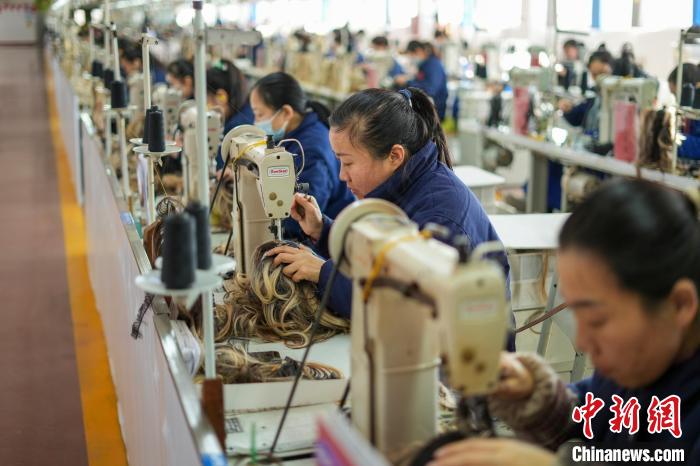 海外からの注文が殺到する「世界のウィッグの街」　河南省許昌