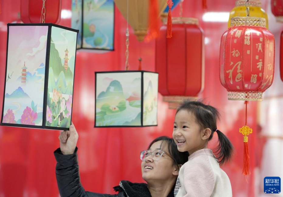 河北省石家荘の無形文化遺産保護センターで巳年の到來祝う文化イベント