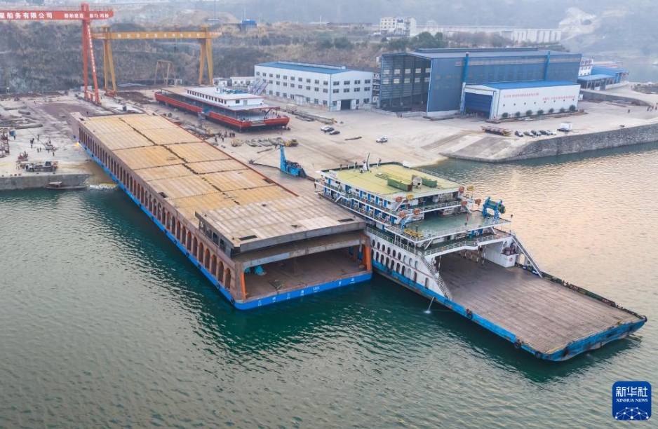 湖北省?三峽庫(kù)區(qū)初の新エネルギーを動(dòng)力としたRORO船が進(jìn)水