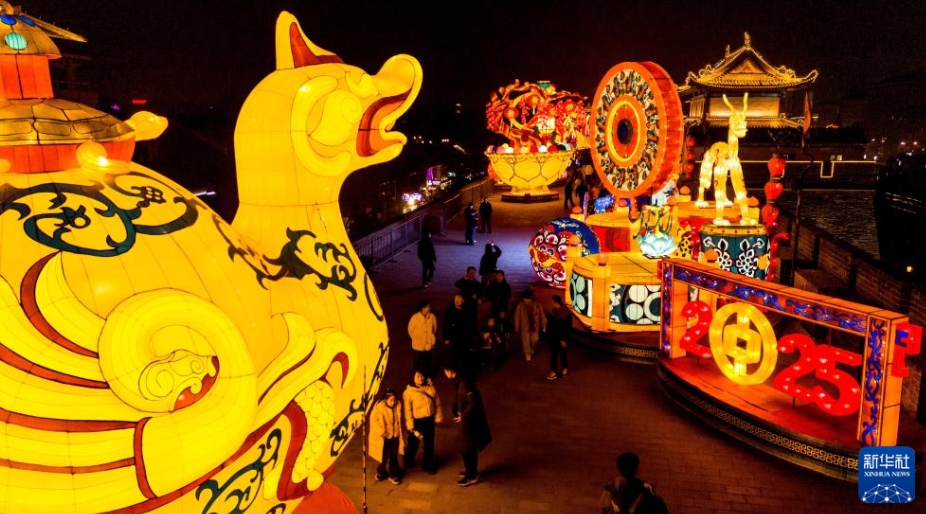 西安市でランタンフェスティバル「長安燈會(huì)」が開幕　陝西省
