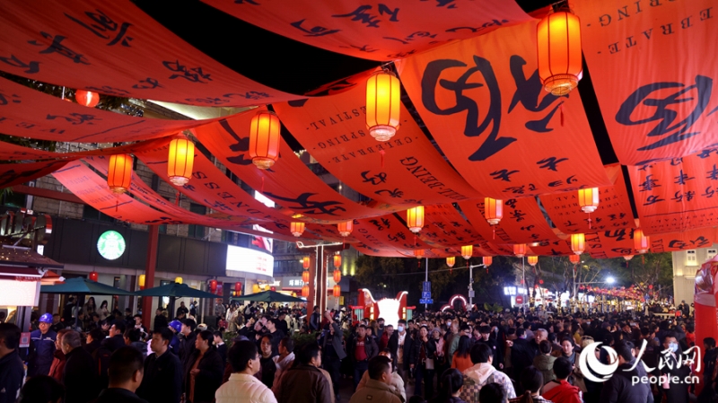 赤い提燈のほか、「?！工巫证胜嗓瑫欷砍啶つ护棨椁欷埔幻妗赋唷工巳兢蓼盲客补懦牵ù橛?陳博）。