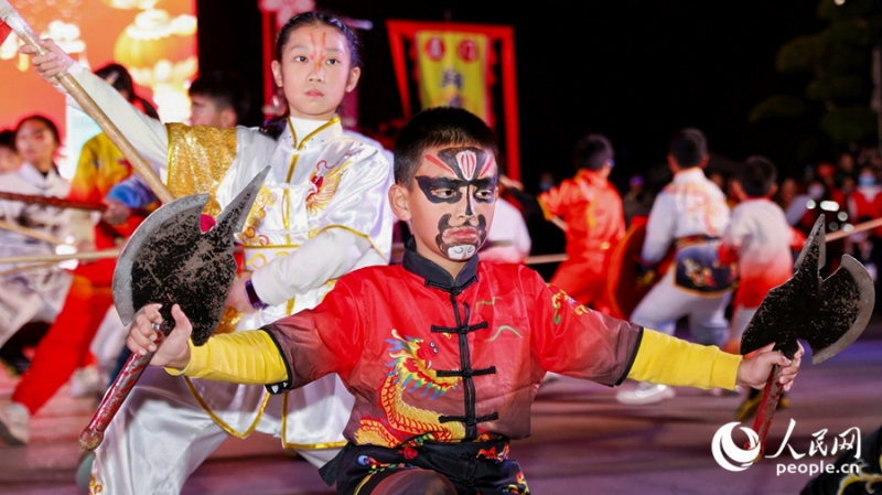 宋江陣のパフォーマンス（撮影?陳博）。