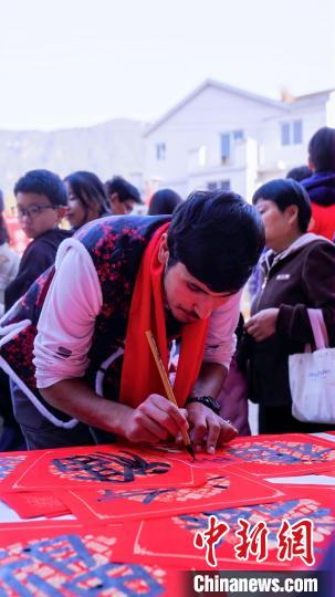 「華僑のふるさと」青田　外國(guó)人も年越しイベントを體験　浙江省
