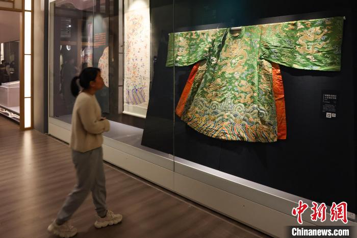 南京博物院で「錦繍江南――中國伝統(tǒng)織繍工蕓の最高峰」展が開幕　江蘇省