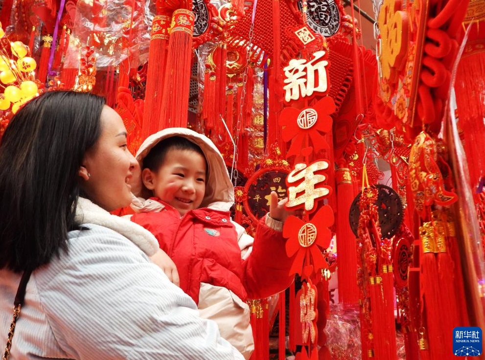 まもなく春節(jié)！中國各地で高まる春節(jié)ムード