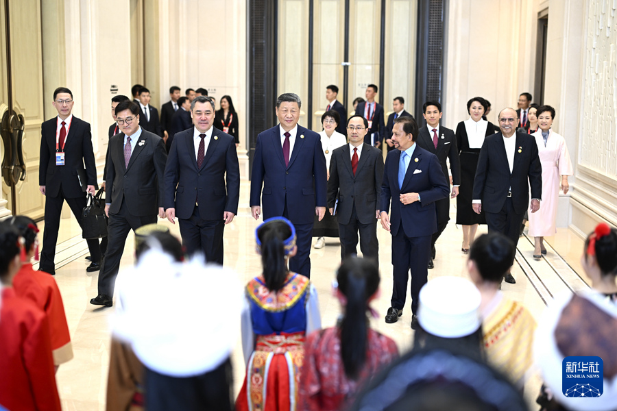 習(xí)近平國家主席夫妻が第9回アジア冬季競技大會(huì)開會(huì)式に出席する各國の貴賓を招き歓迎レセプション開催