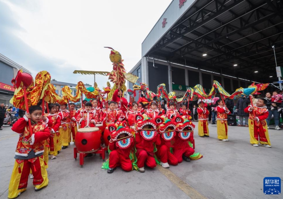 特色ある元宵節(jié)イベントで消費(fèi)市場(chǎng)の活性化を後押し　浙江省建徳