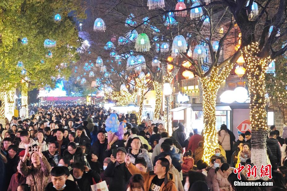 春節(jié)後も「オフピーク旅行」人気が続く南京の観光市場(chǎng)　江蘇省