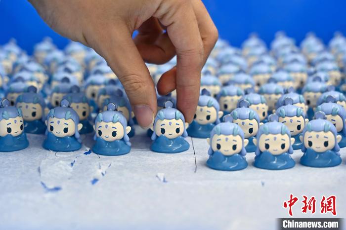 「哪吒之魔童閙?！归v連グッズの生産に追われる玩具メーカー　広東省東莞