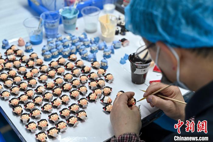 「哪吒之魔童閙?！归v連グッズの生産に追われる玩具メーカー　広東省東莞