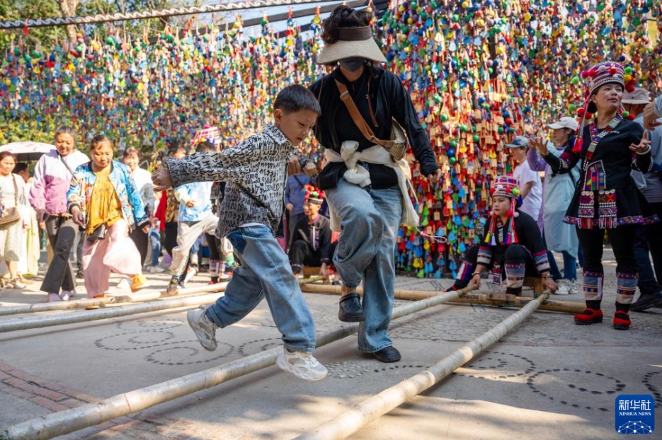 西雙版納に春の観光シーズン到來　雲(yún)南省