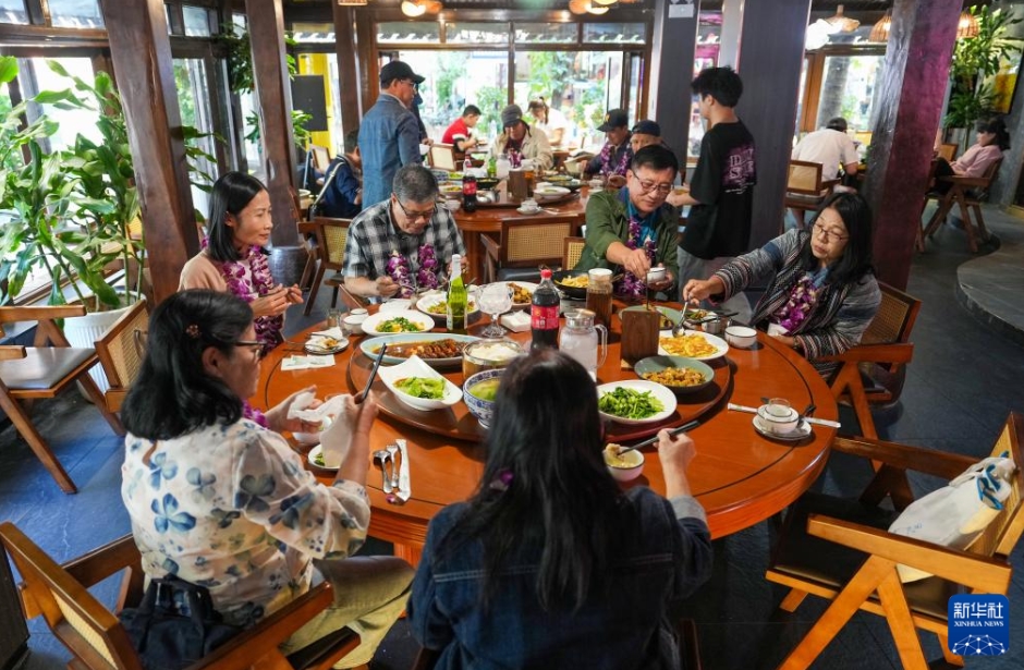 西雙版納に春の観光シーズン到來(lái)　雲(yún)南省