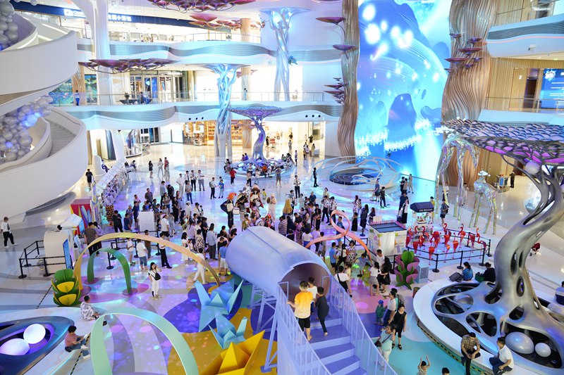 便利でお得な海南省の離島免稅政策を利用できる「海口國際免稅城」（寫真提供?中免集団）。