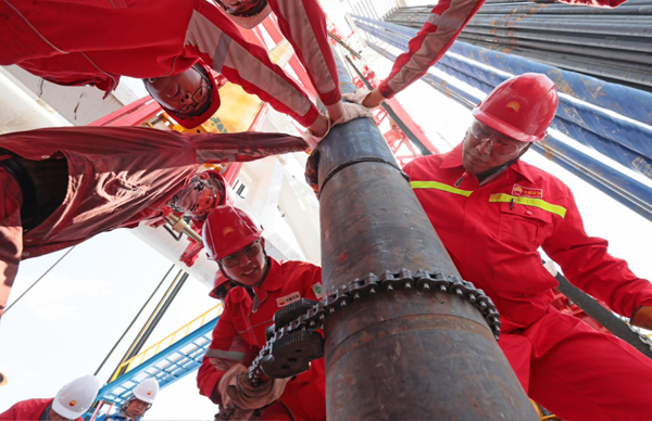 深地塔科1井の掘削作業(yè)現(xiàn)場(chǎng)。畫像提供は取材先。