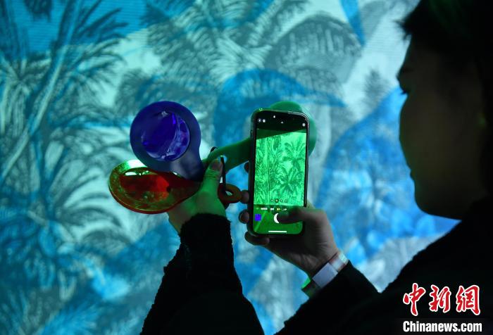 光と色彩のインタラクティブデザイン展が雄安新區(qū)で開(kāi)幕　河北省