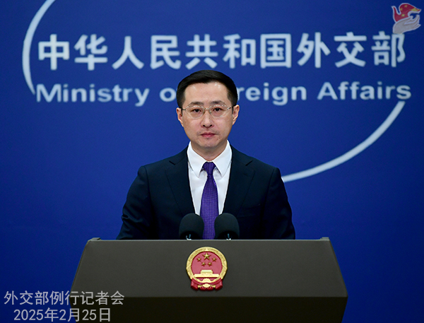 外交部「中國(guó)半導(dǎo)體産業(yè)への抑圧を他國(guó)に強(qiáng)いる米國(guó)の行為は自他共に害をもたらす」