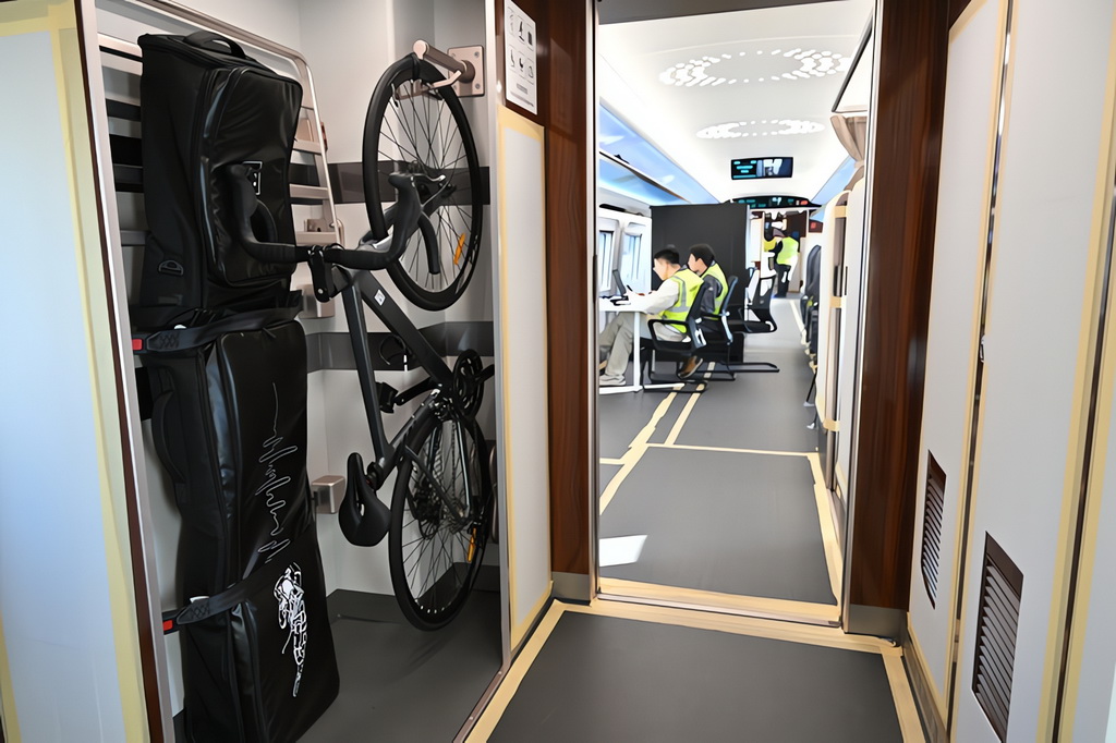 試験検証作業(yè)進む、時速400キロの高速鉄道車両「CR450」