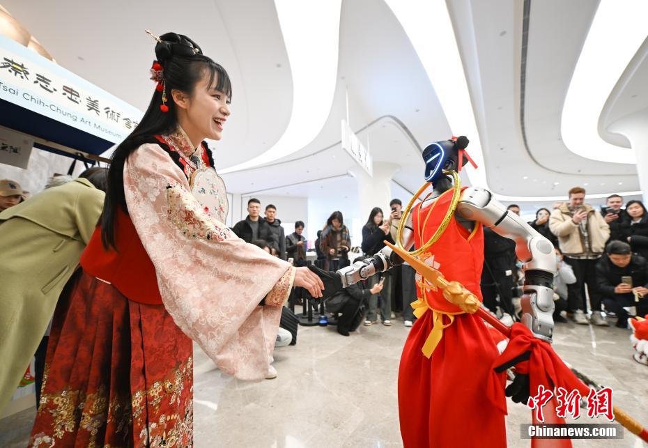 レンタル?ロボット犬が6月まで予約待ちの大人気に　浙江省杭州