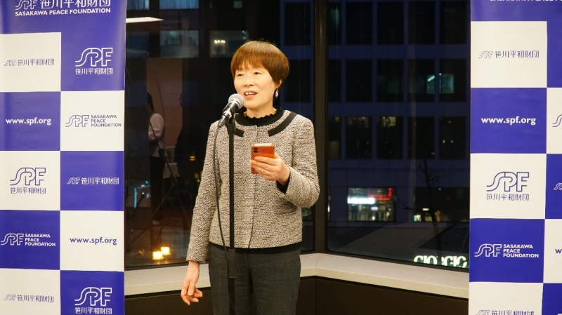 挨拶する日本科學(xué)協(xié)會(huì)の顧文君常務(wù)理事（撮影?蔣暁辰）。