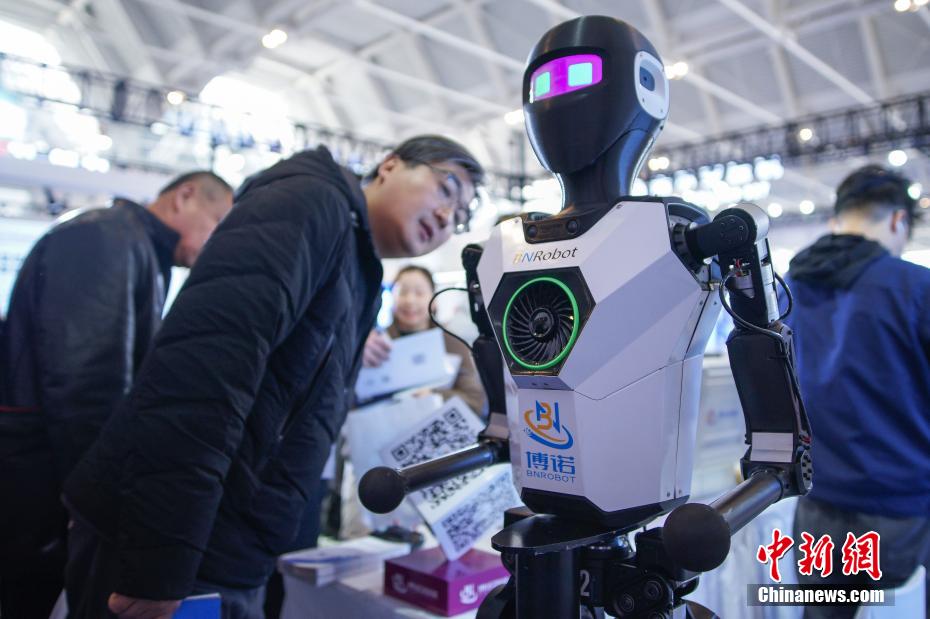 天津工業(yè)博覧會が開幕　注目を集めるスマート人型ロボット
