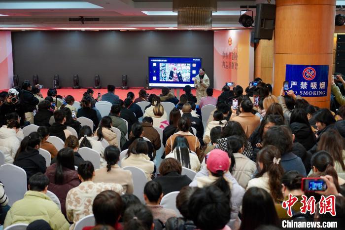 卸売市場(chǎng)の店主を惹きつけるAIマーケティング研修　浙江省義烏