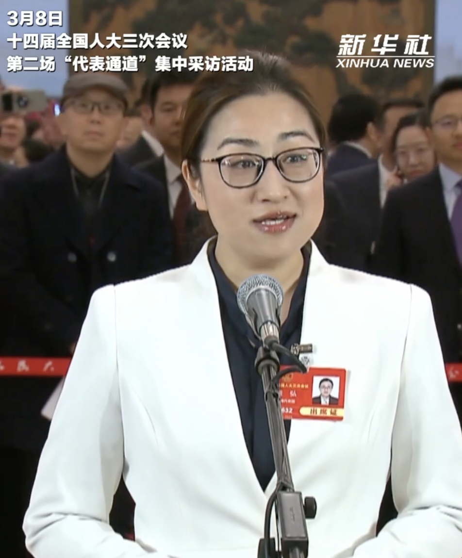 全人代代表で、上海市長(zhǎng)寧區(qū)虹橋街道（エリア）栄華第四コミュニティの黨総支部書(shū)記である盛弘さん