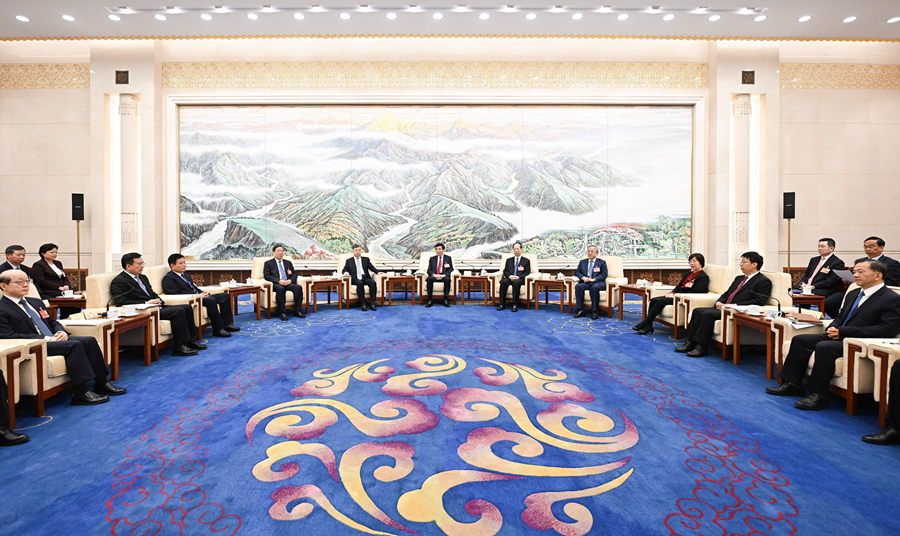 王滬寧全國(guó)政協(xié)主席が全國(guó)政協(xié)第14期第3回會(huì)議の報(bào)道関係者代表を訪問(wèn)