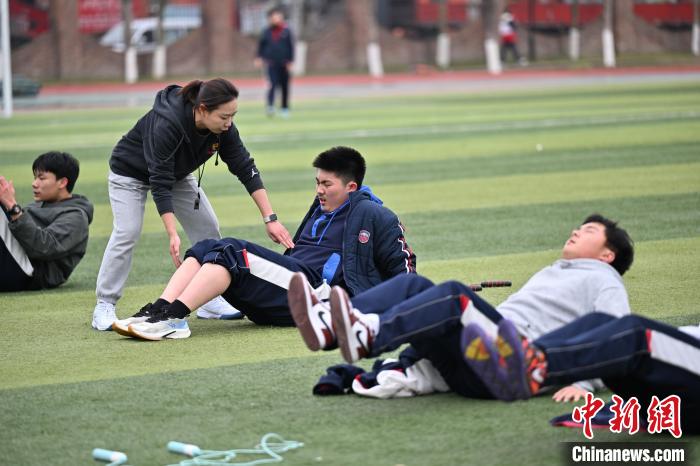 學校で脂肪燃焼ダイエットトレーニング特別カリキュラムをスタート　四川省成都