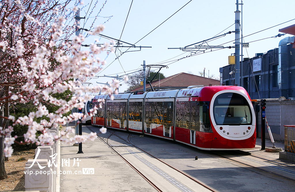 春に向かって走る列車　北京市