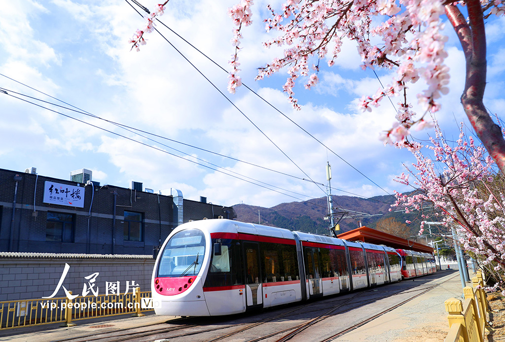 春に向かって走る列車　北京市