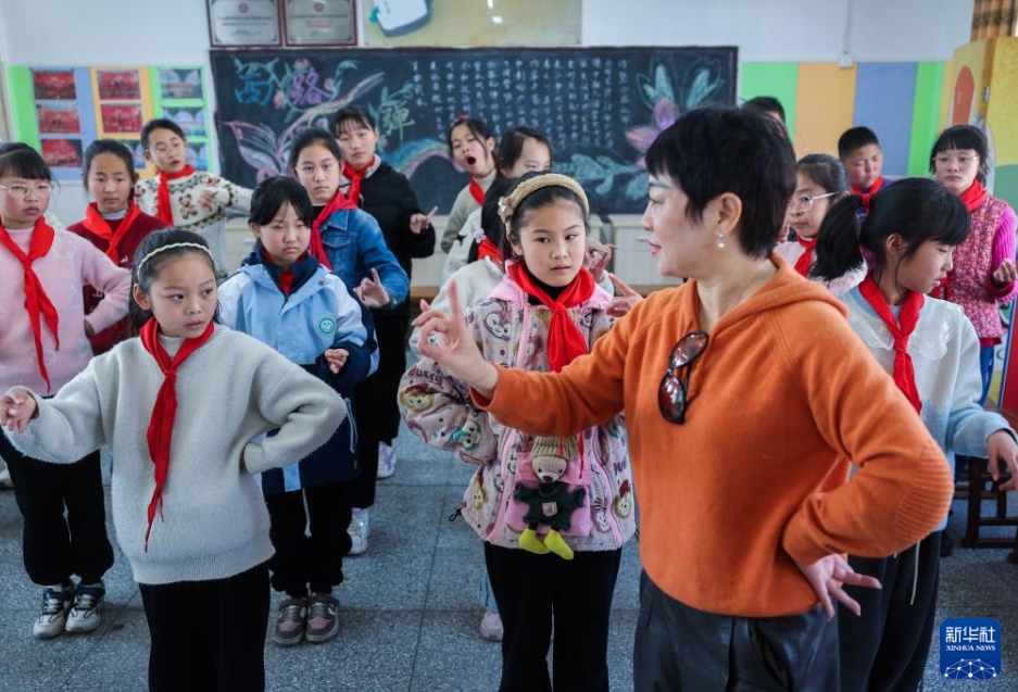 農(nóng)村の學(xué)校で、伝統(tǒng)演劇の特別クラス　浙江省