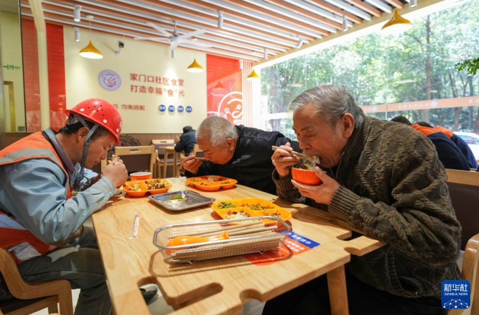 高齢者の「幸せな食」を支えるコミュニティ食堂　湖南省湘潭