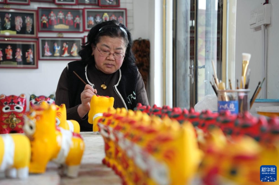 泥人形のトラが農(nóng)村振興を後押し　山東省高密