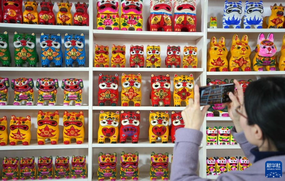 泥人形のトラが農(nóng)村振興を後押し　山東省高密