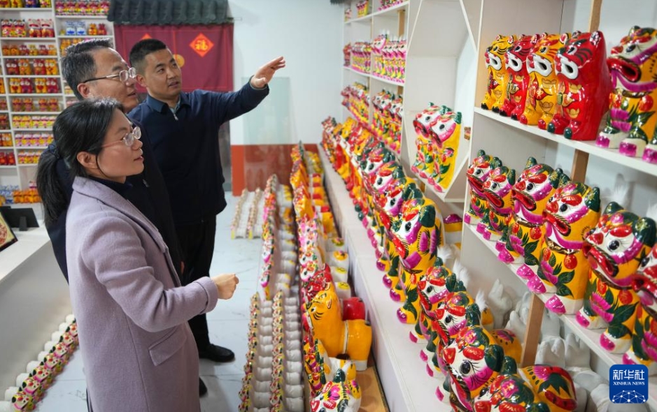 泥人形のトラが農(nóng)村振興を後押し　山東省高密