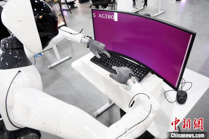 進(jìn)化を加速させる人型ロボット、様々な新機(jī)能をマスター　上海