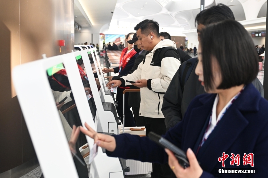 蘭州中川國際空港第3ターミナルビルが運用開始　甘粛省