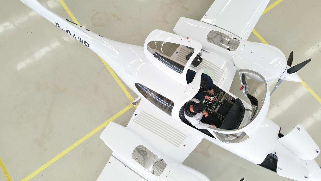 「低空経済」の発展を加速する「航空タウン」